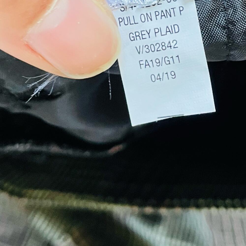 Old Navy Mid Rise Plaid Pull On Ankle Pants - Picture 7 of 8